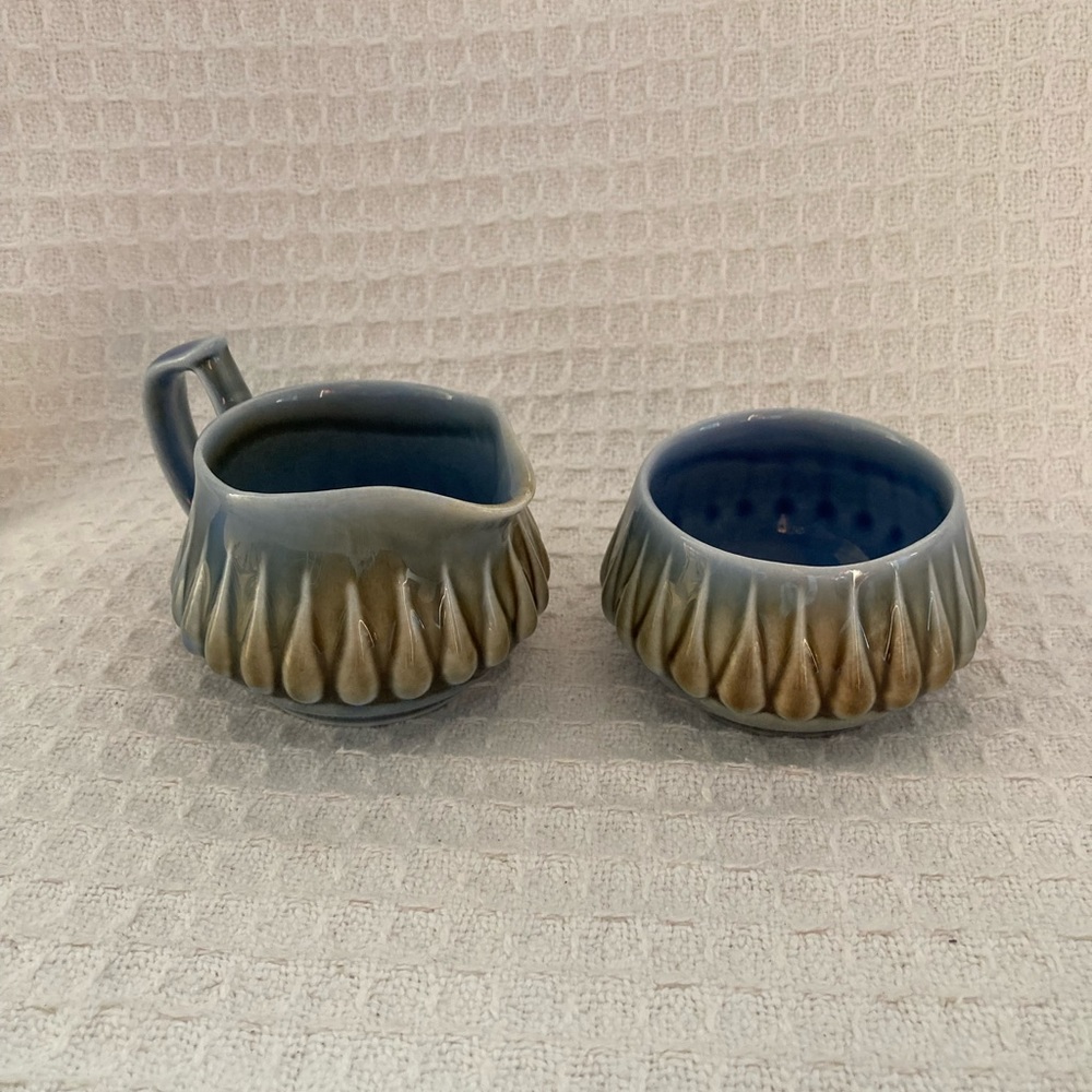Vintage Wade Irish Porcelain Sugar Bowl & Creamer Set Made In Ireland